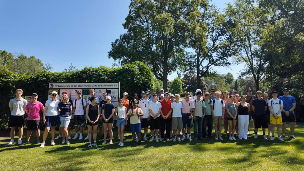 Projektwoche Golf Bad Nauheim mit Schülerinnen und Schülern auf der Golfanlage